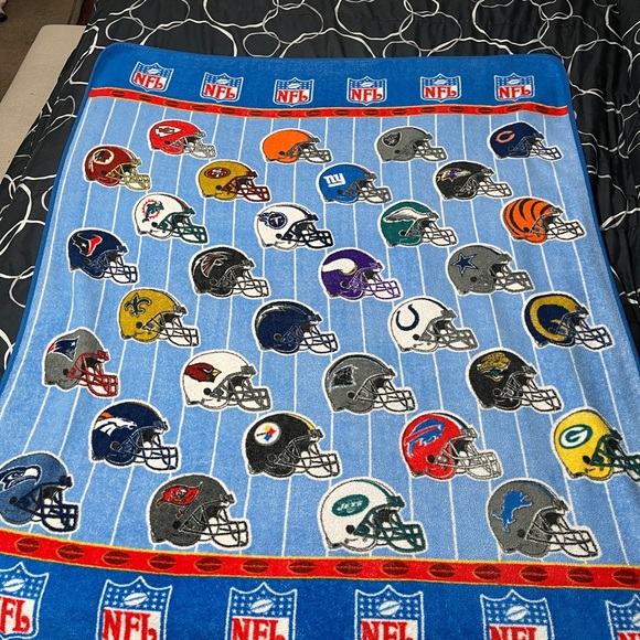 Vintage Nfl twin size blanket - Picture 6 of 10